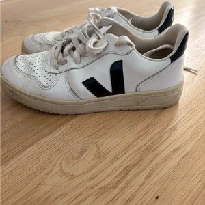 Veja White and Black Casual Sneakers